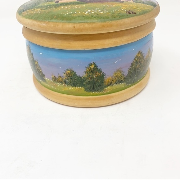 Vintage Round Wooden Trinket Hand Painted Windmill - Picture 3 of 11